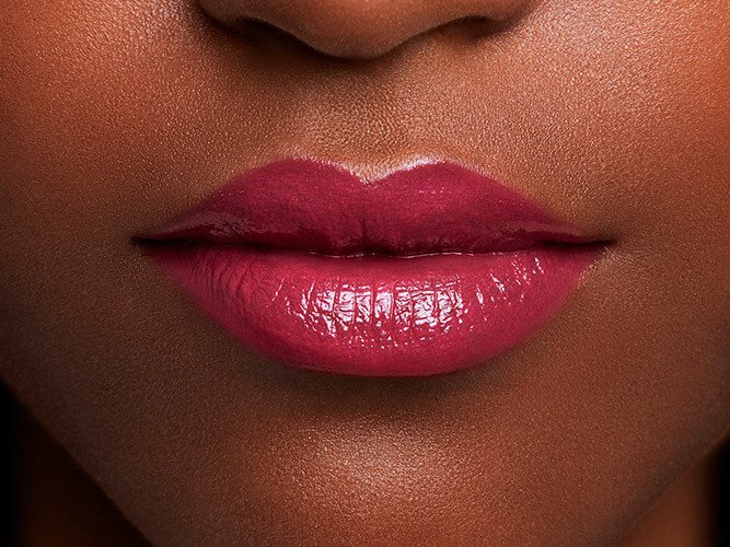 Lipstick 464 color hype color riche shine product detail application dark skin